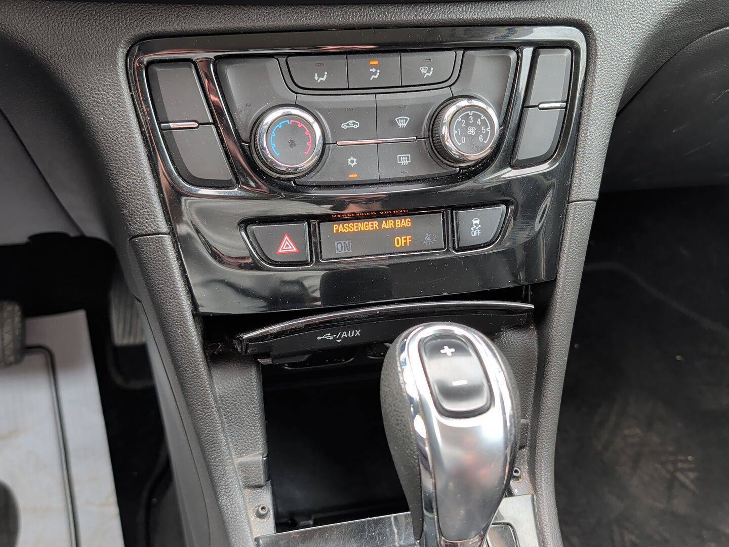 Used 2019 Buick Encore Preferred FWD image 17