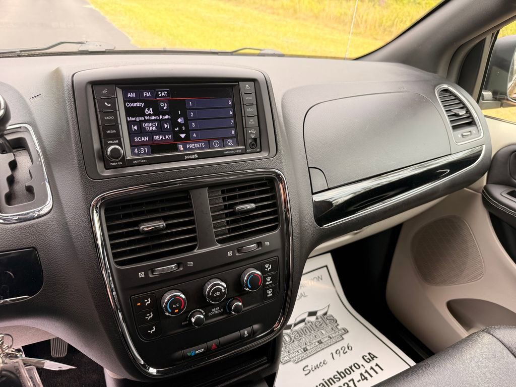 Used 2019 Dodge Grand Caravan SXT FWD image 15