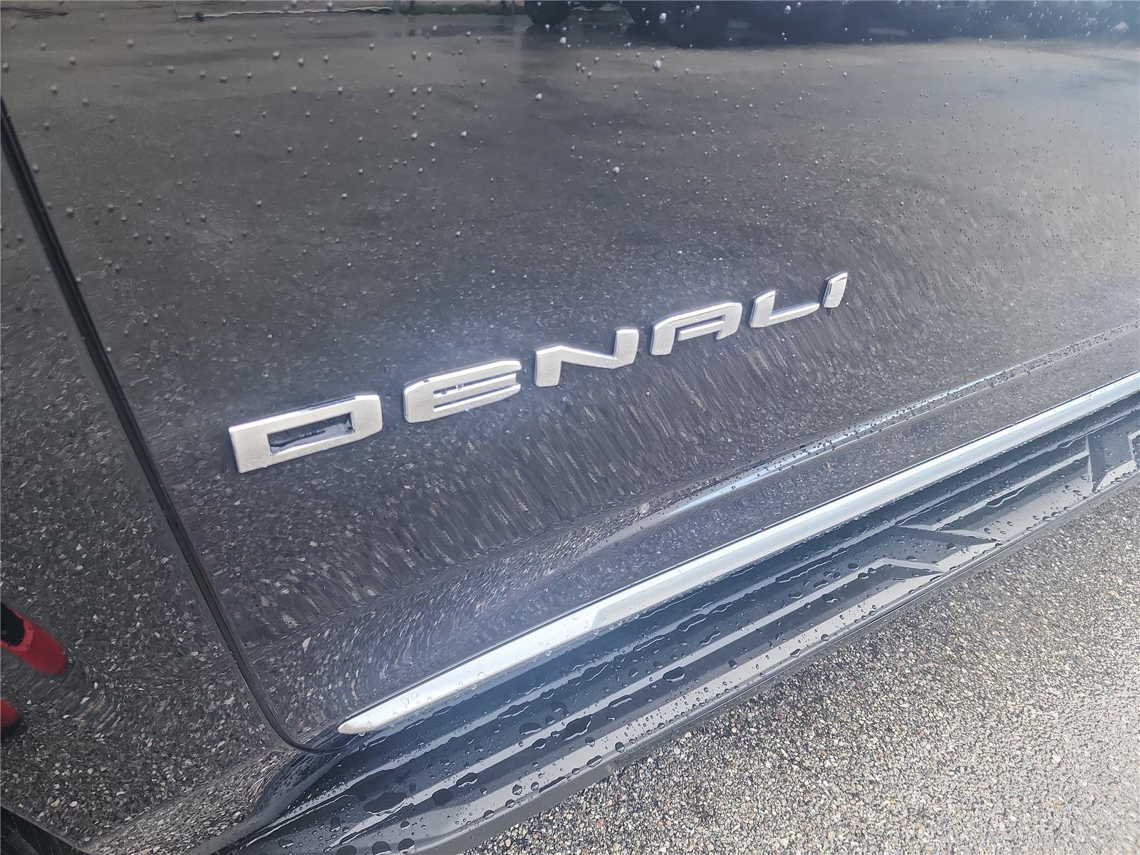 Used 2024 GMC Yukon XL Denali AWD/4WD image 10