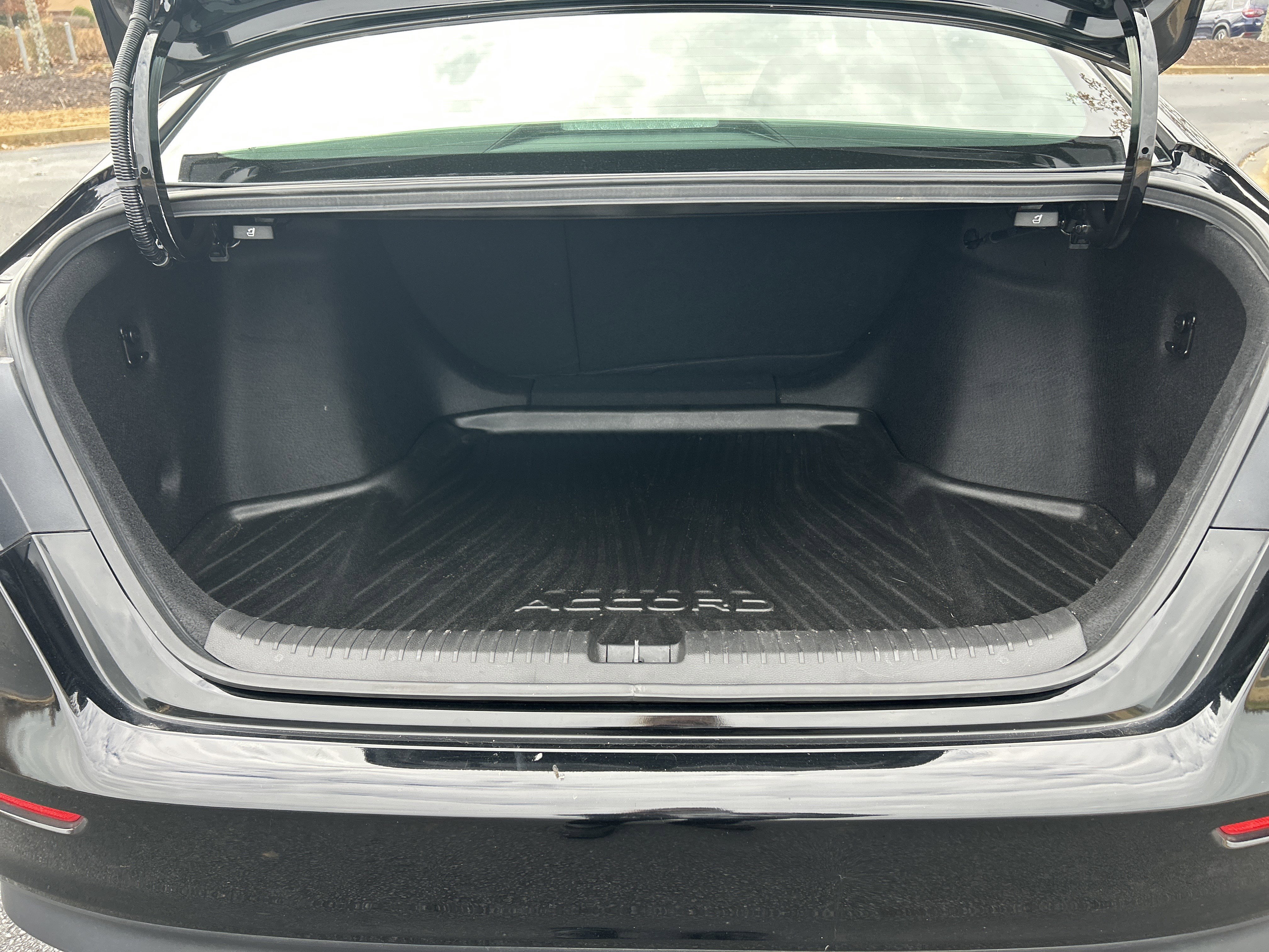 Used 2023 Honda Accord EX image 30