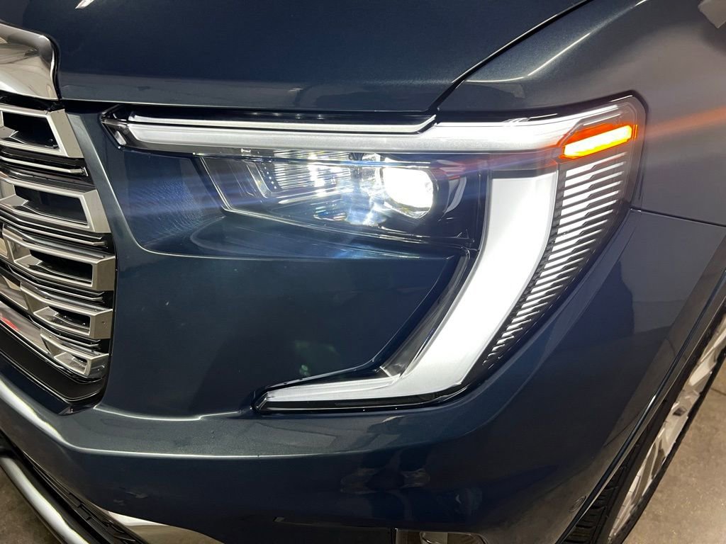 New 2026 GMC Acadia Denali w/ Super Cruise Package image 9