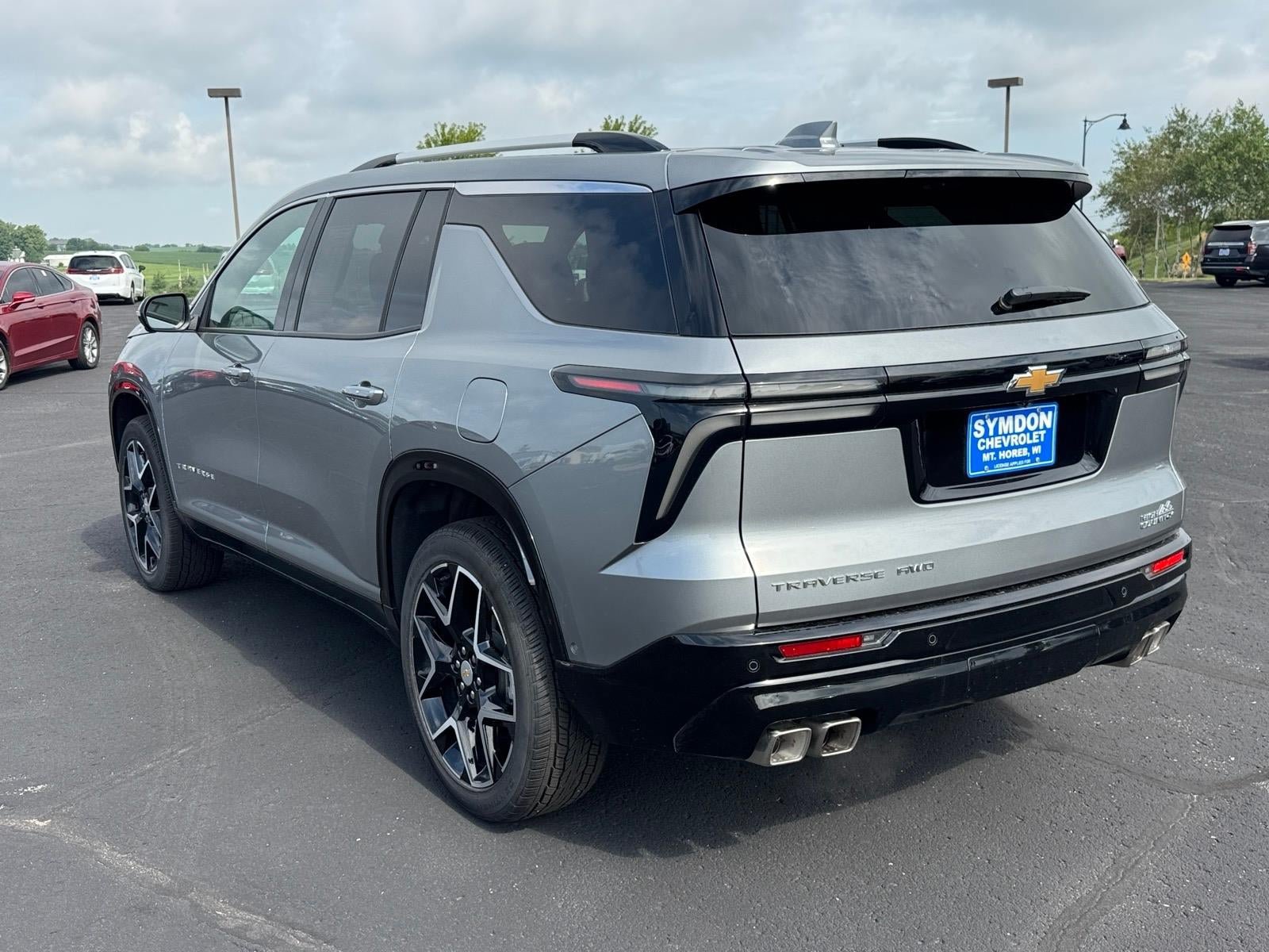 Used 2026 Chevrolet Traverse High Country w/ LPO, Floor Liner Package AWD/4WD image 3