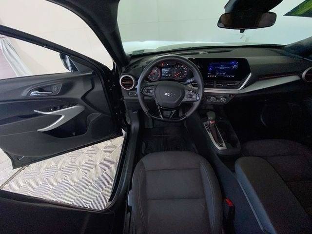 Used 2024 Chevrolet Trax RS w/ Driver Confidence Package FWD image 39