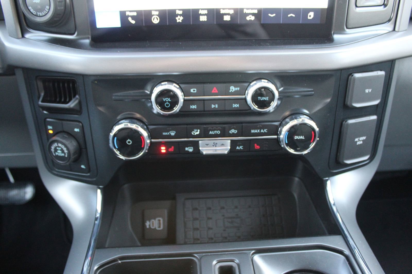 New 2025 Ford F150 XLT w/ Equipment Group 302A MID image 33