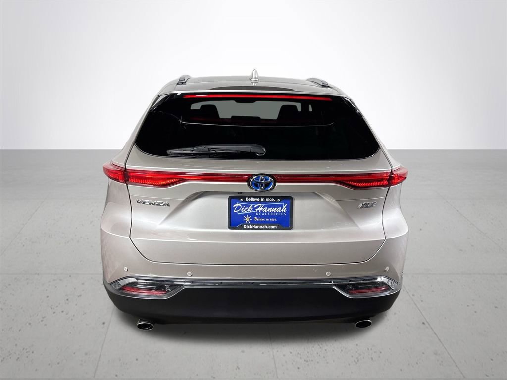 Used 2024 Toyota Venza Nightshade image 7