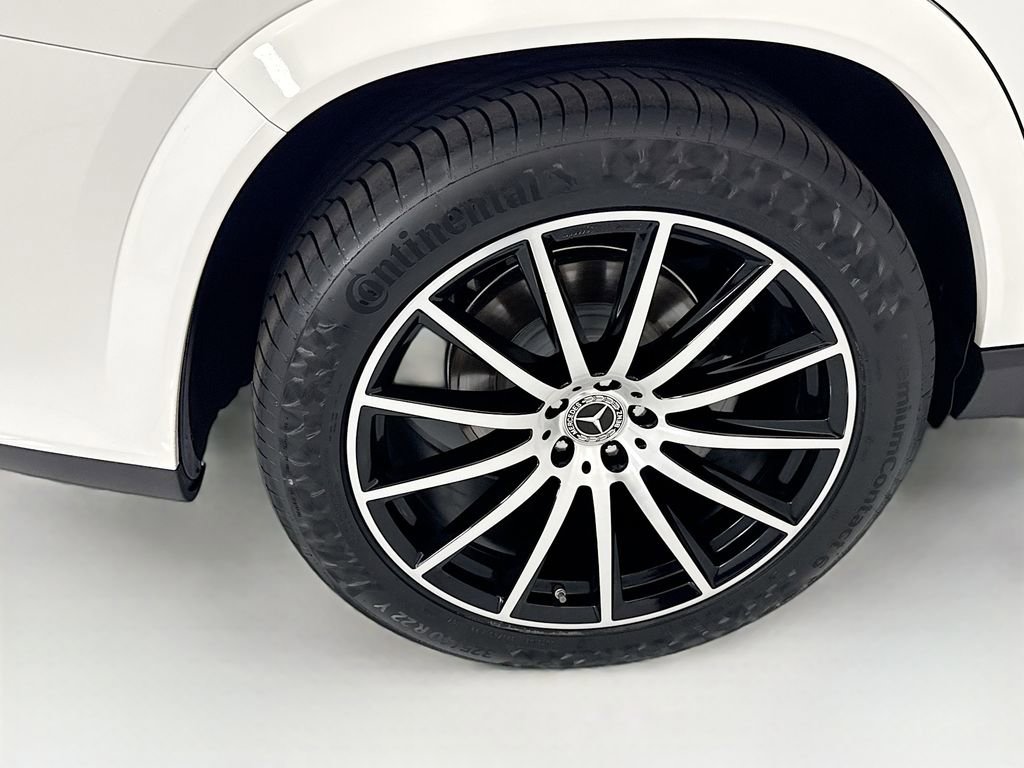 Used 2023 Mercedes-Benz GLS 580 4MATIC image 32