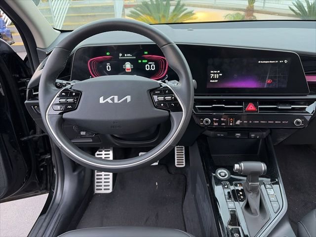 Certified 2025 Kia Niro EX Touring FWD image 14