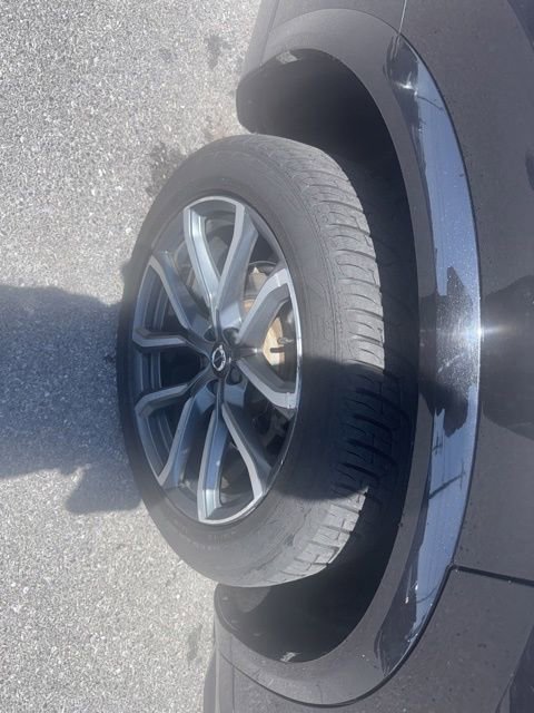 Used 2016 Volvo XC90 T6 Momentum w/ Momentum Plus Package AWD/4WD image 7