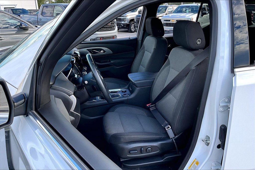 Used 2023 Chevrolet Traverse LT FWD image 6