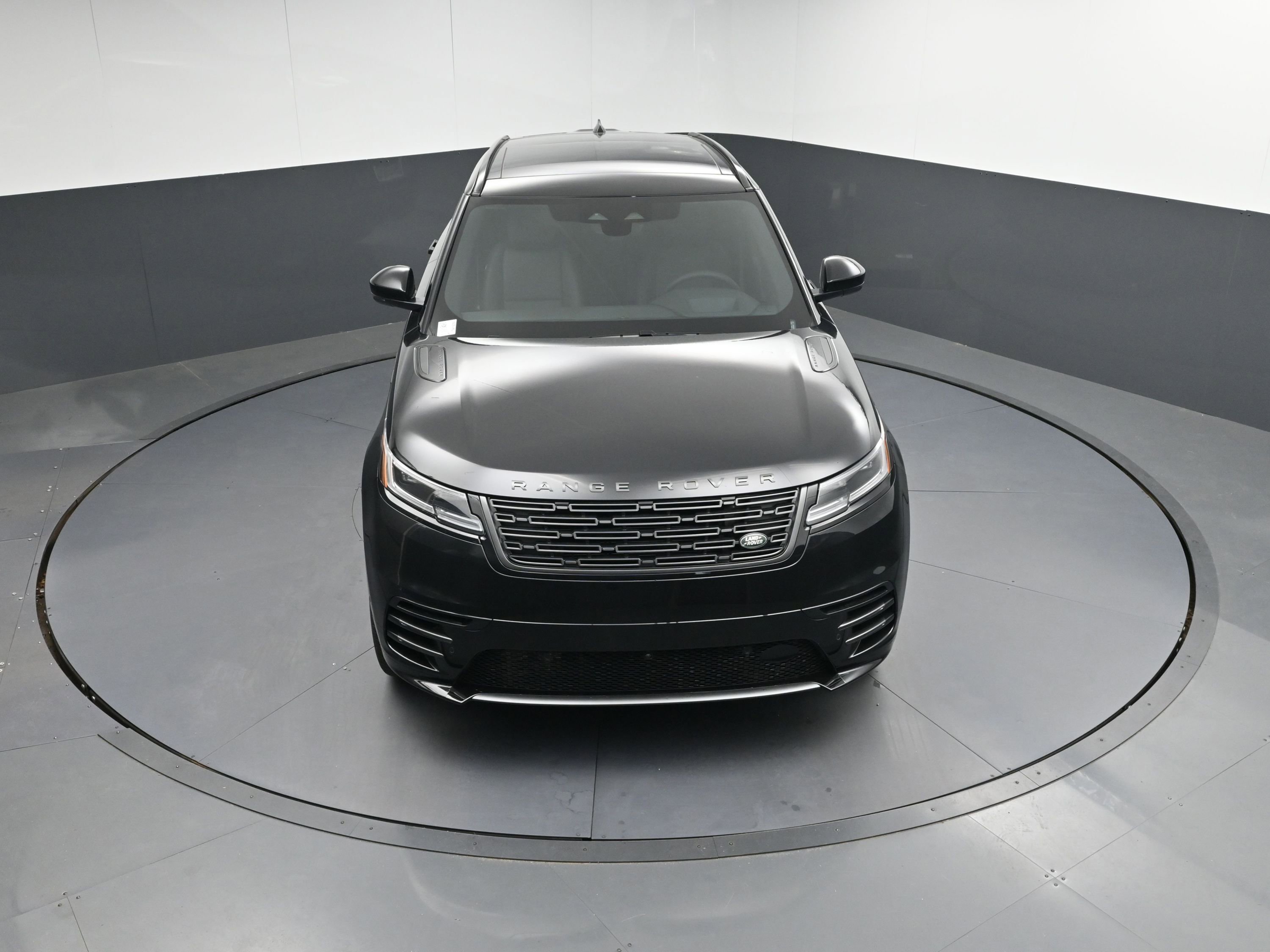 New 2026 Land Rover Range Rover Velar Dynamic SE image 36