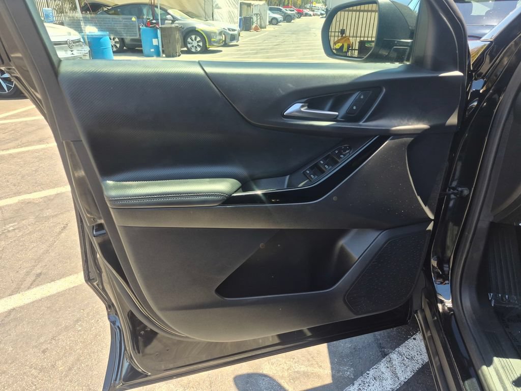 Used 2025 Chevrolet Equinox LT AWD/4WD image 7