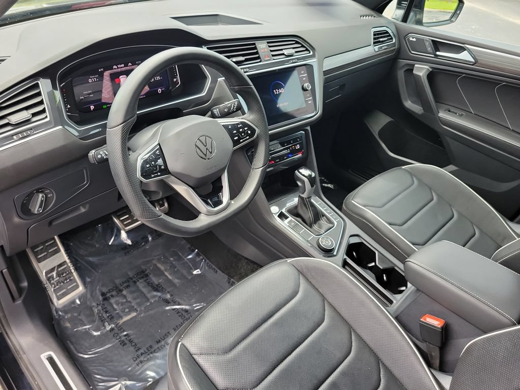 Used 2024 Volkswagen Tiguan SEL R-Line AWD/4WD image 23