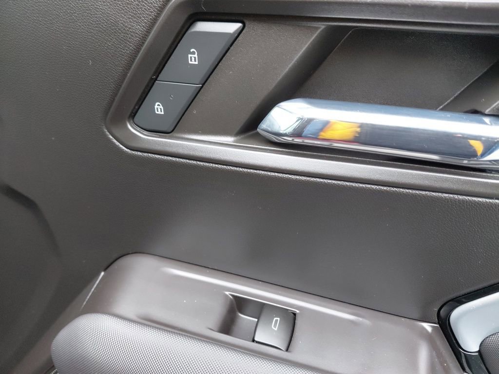 Used 2023 Chevrolet Colorado Z71 w/ Z71 Convenience Package 2 image 26