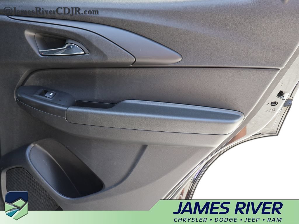 Used 2023 Chevrolet TrailBlazer LT w/ Convenience Package FWD image 10