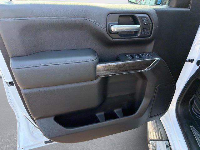 Used 2020 Chevrolet Silverado 1500 LTZ w/ LTZ Convenience Package AWD/4WD image 17