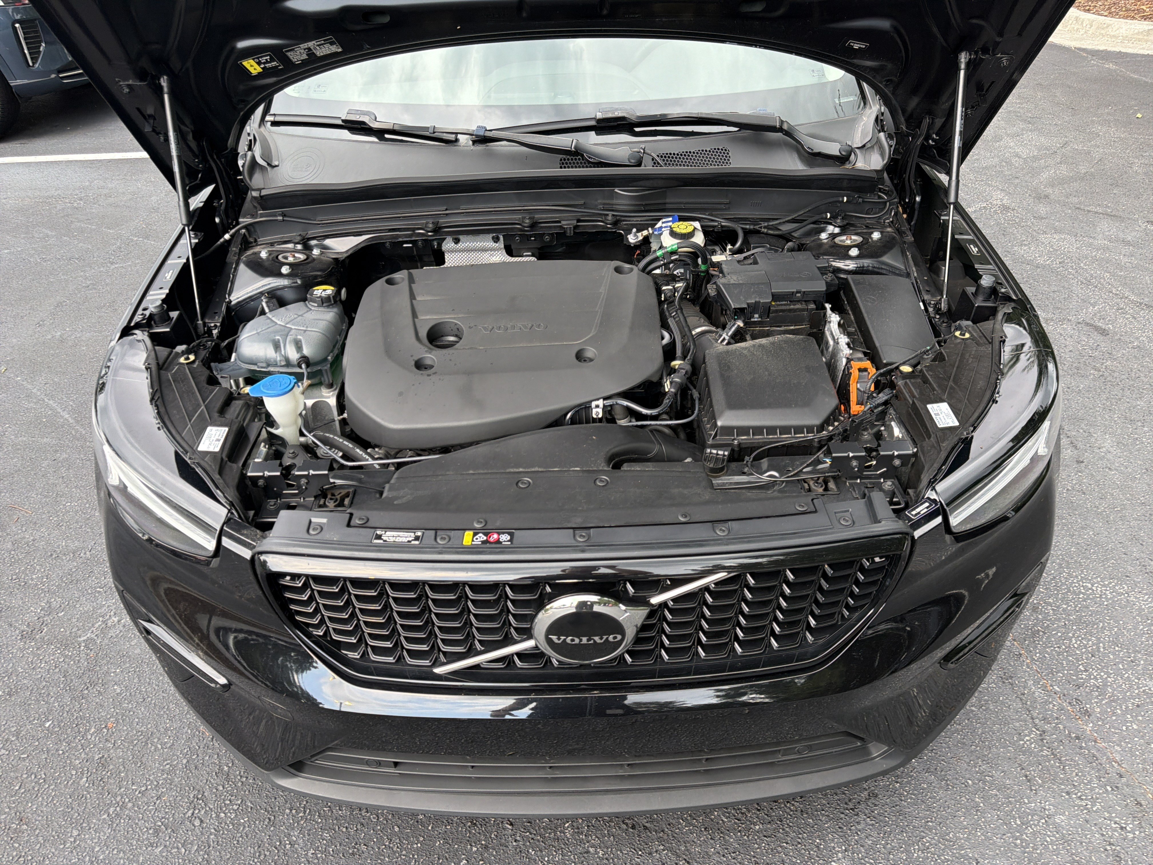 Certified 2024 Volvo XC40 B5 Core w/ Protection Package Premier AWD/4WD image 36