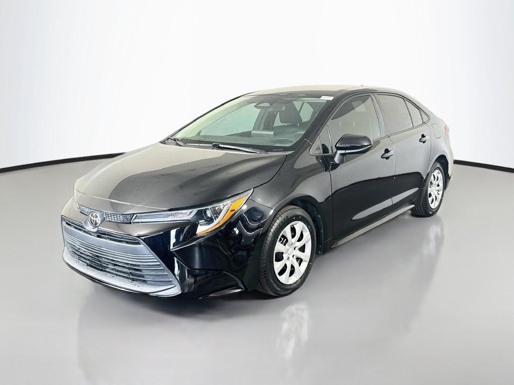 Used 2023 Toyota Corolla LE FWD image 4