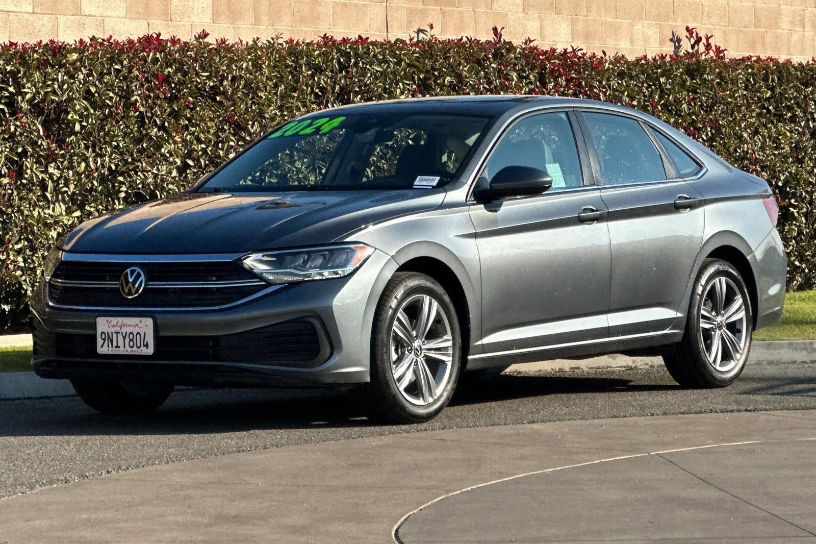 Used 2024 Volkswagen Jetta SE image 8