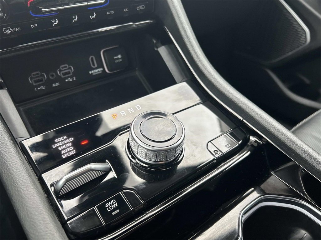 Used 2023 Jeep Grand Cherokee 4WD 4xe w/ Luxury Tech Group II image 32