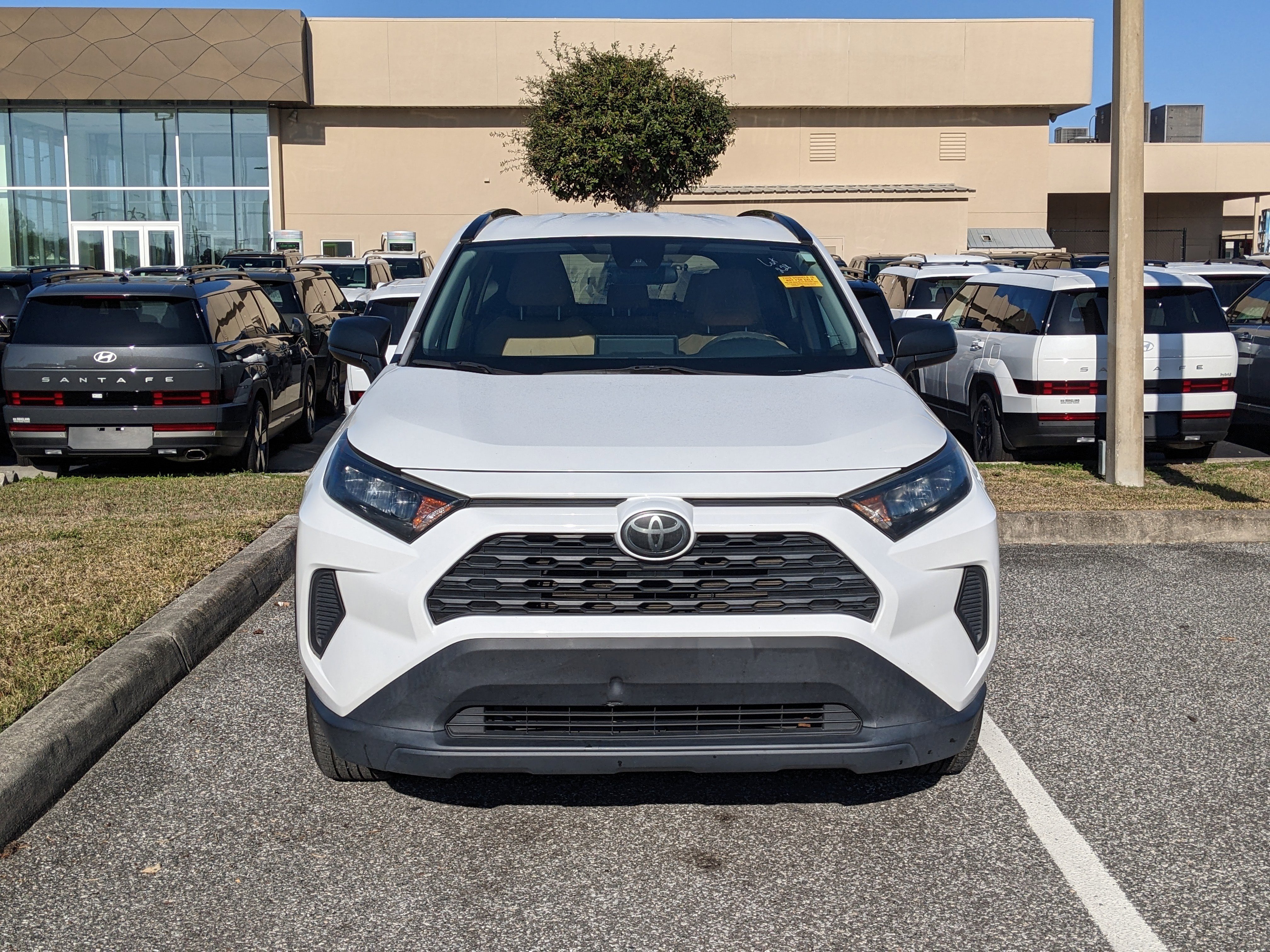 Used 2020 Toyota RAV4 LE image 14