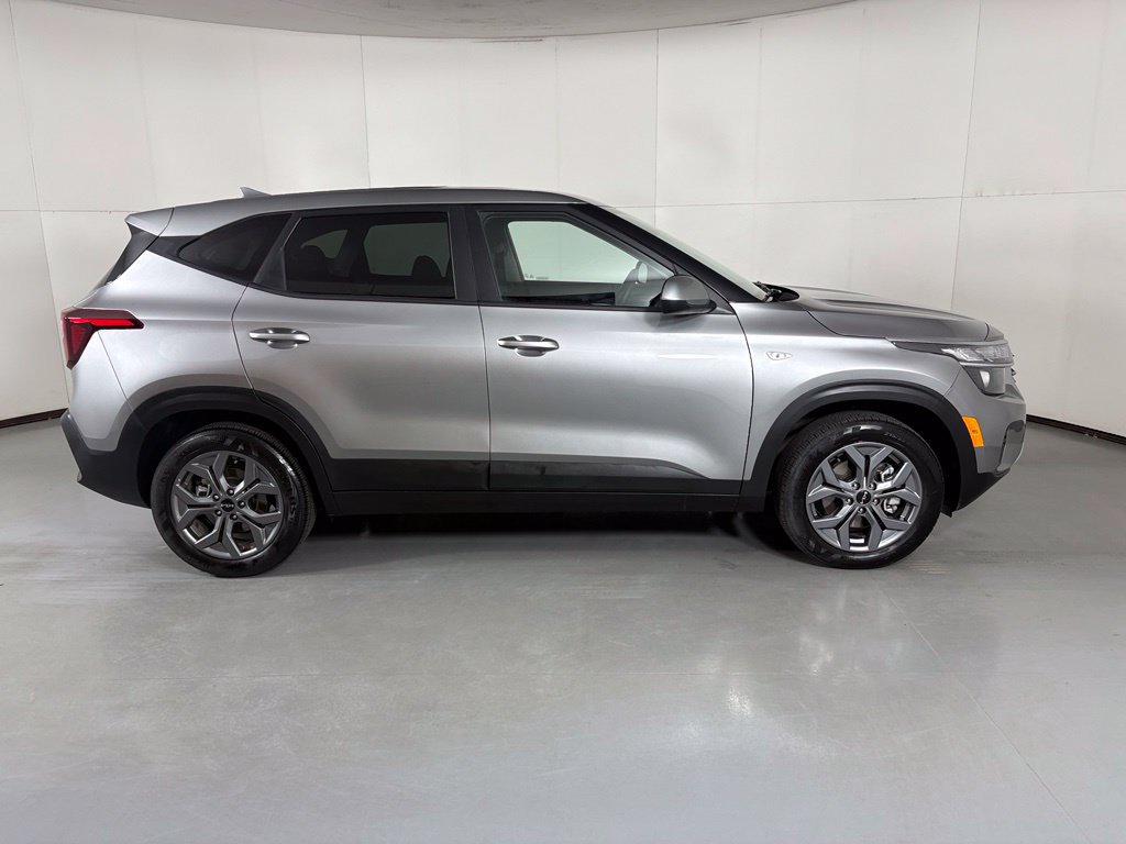 Used 2026 Kia Seltos LX AWD/4WD image 9