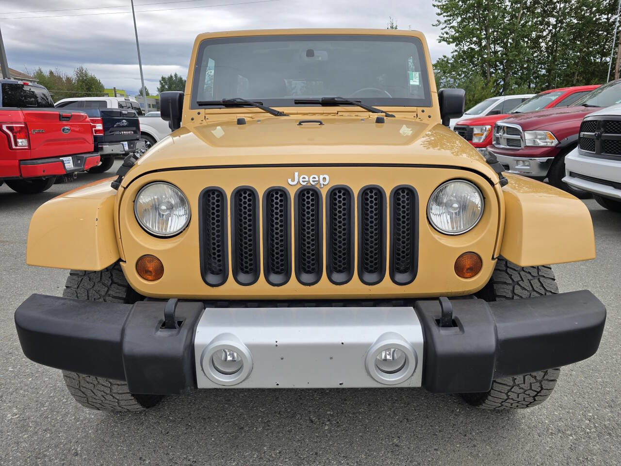 Used 2013 Jeep Wrangler Unlimited Sahara w/ Connectivity Group image 2