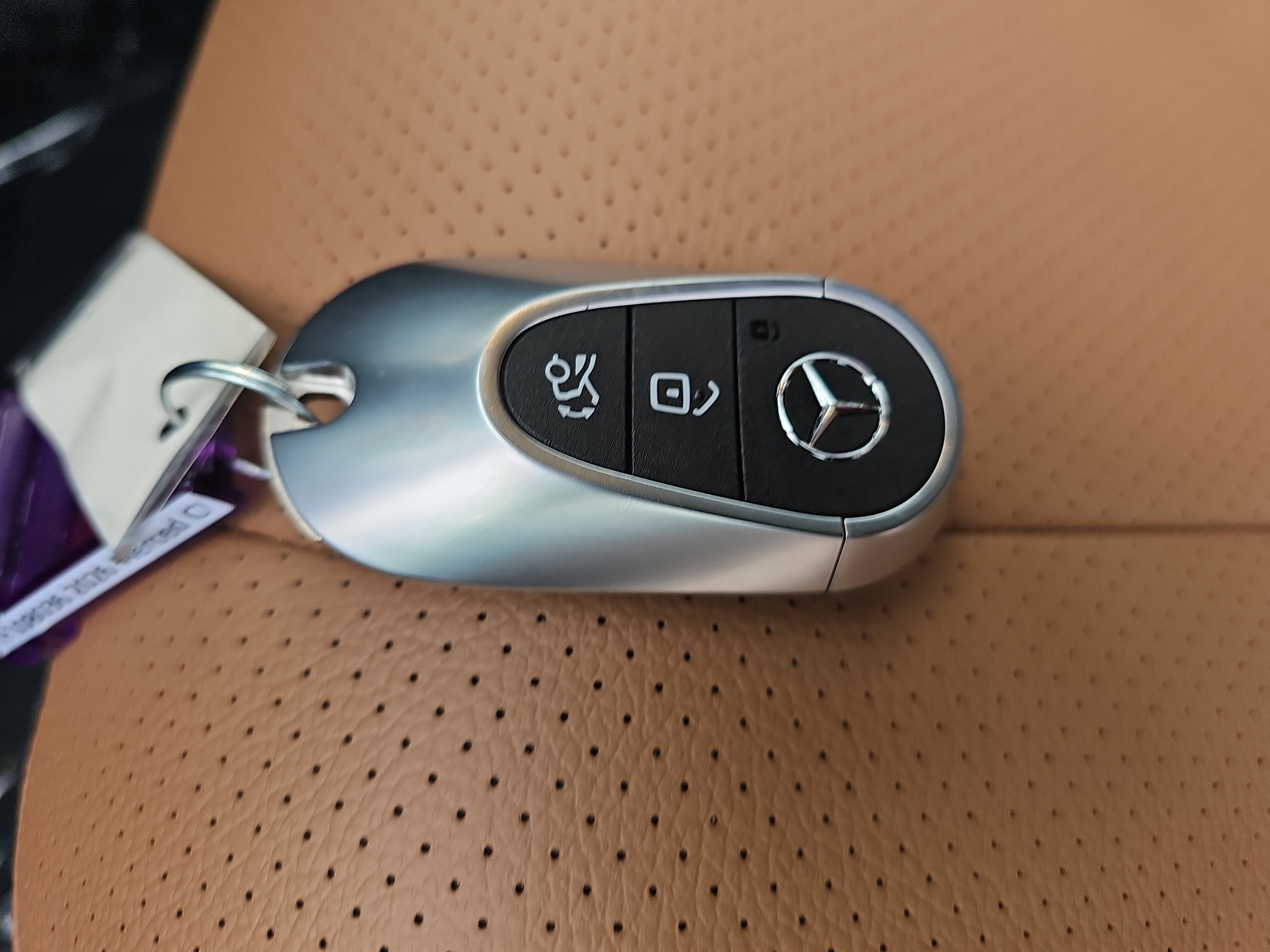 New 2026 Mercedes-Benz CLE 300 4MATIC Cabriolet image 37