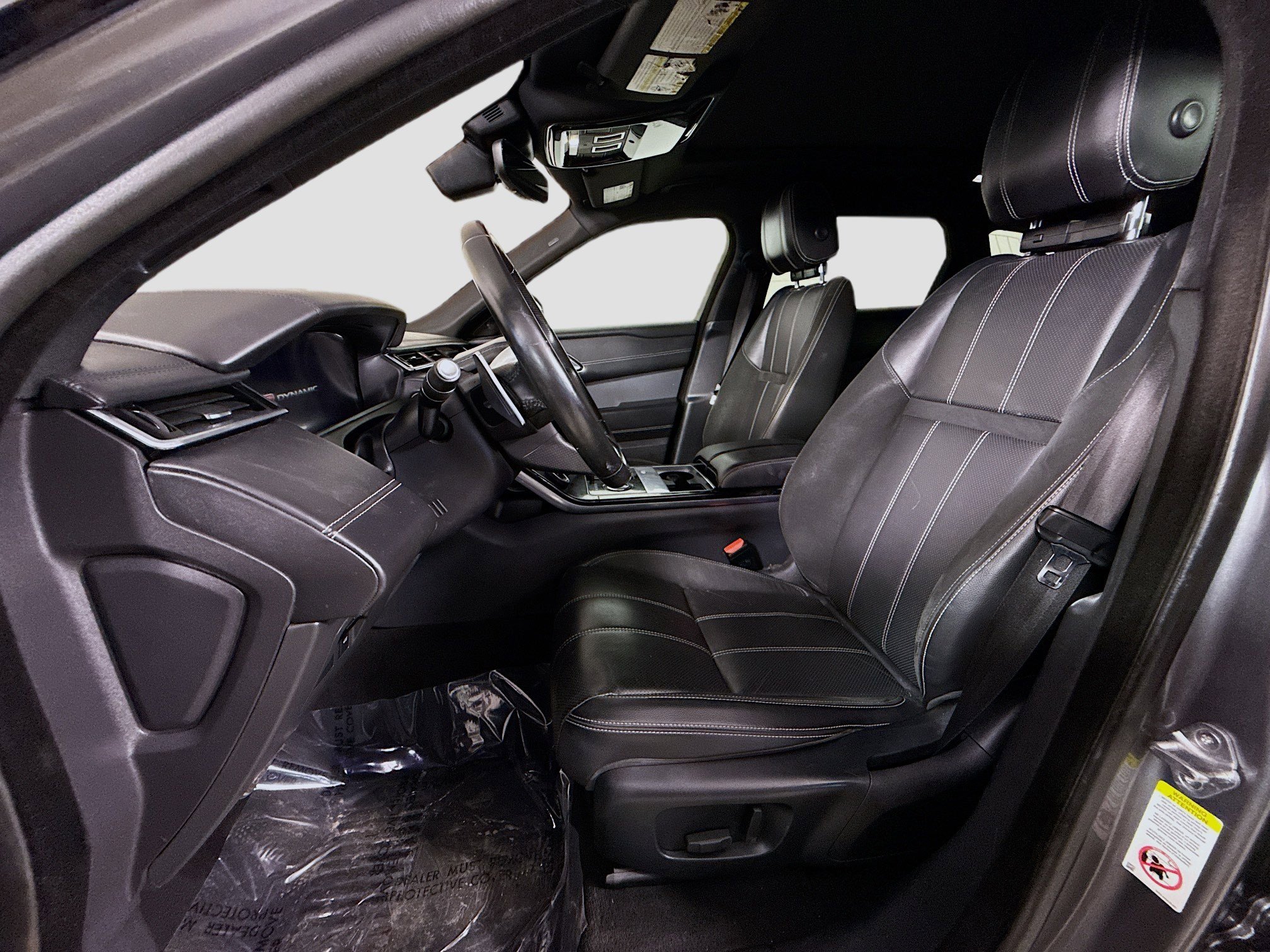 Used 2018 Land Rover Range Rover Velar R-Dynamic SE image 22