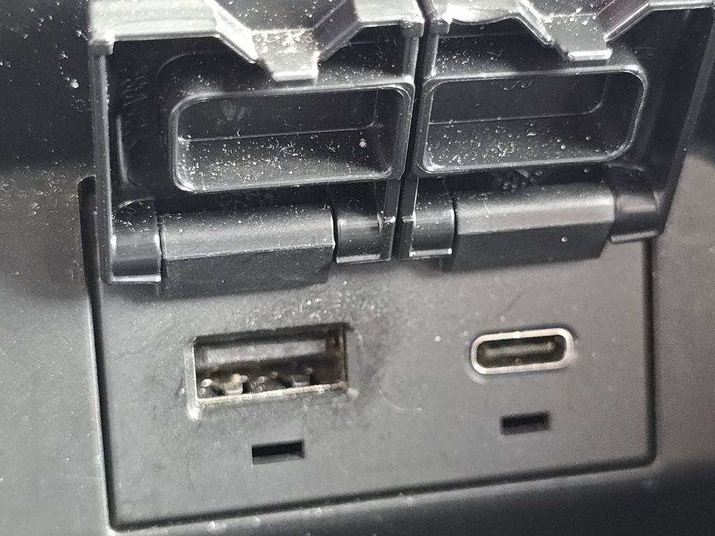 Used 2021 Toyota Camry SE image 31