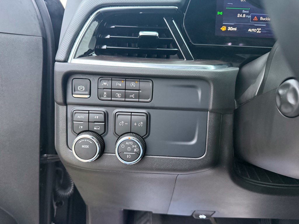 Used 2026 Chevrolet Suburban Premier AWD/4WD image 37