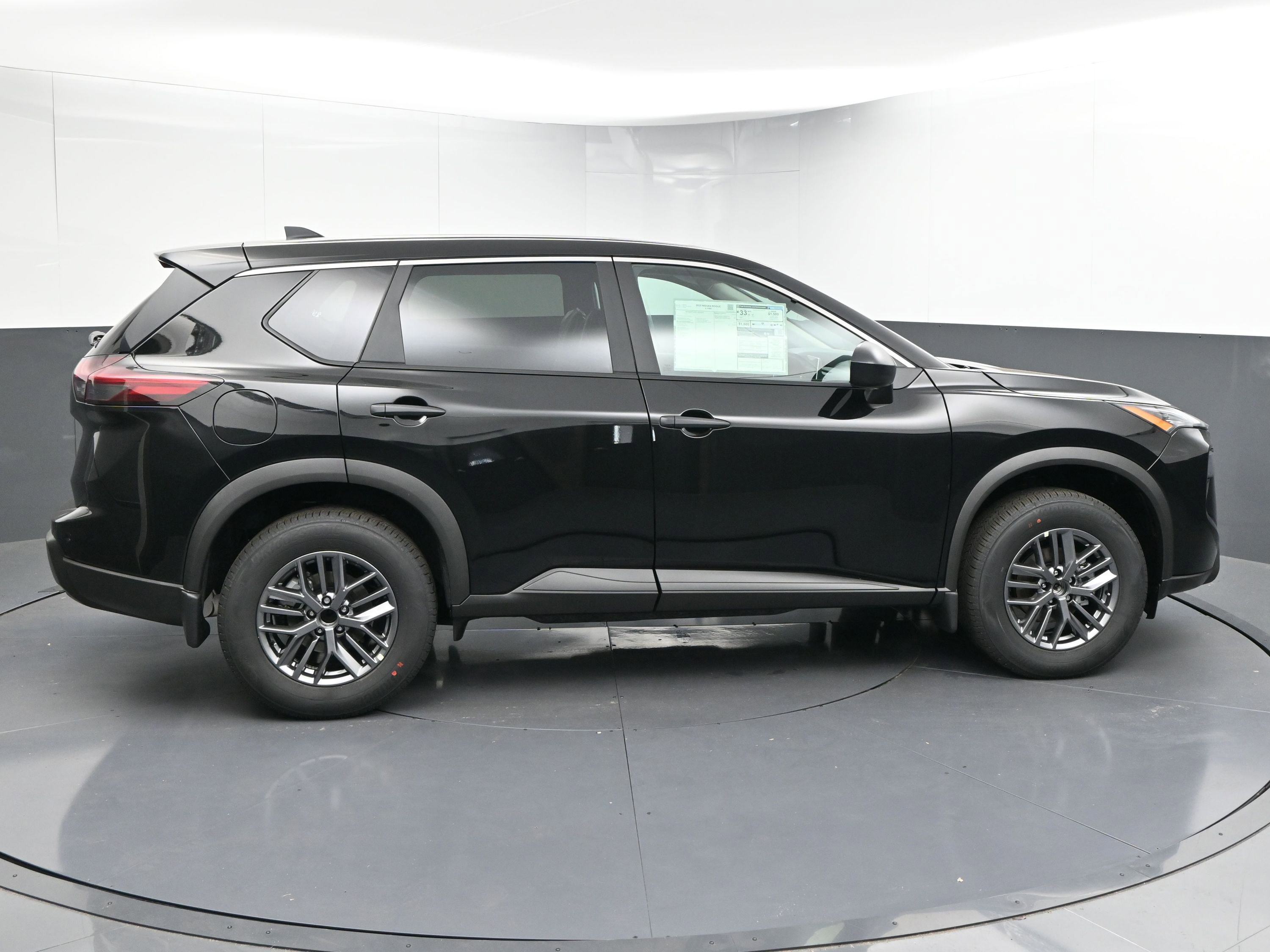 Certified 2025 Nissan Rogue S image 9