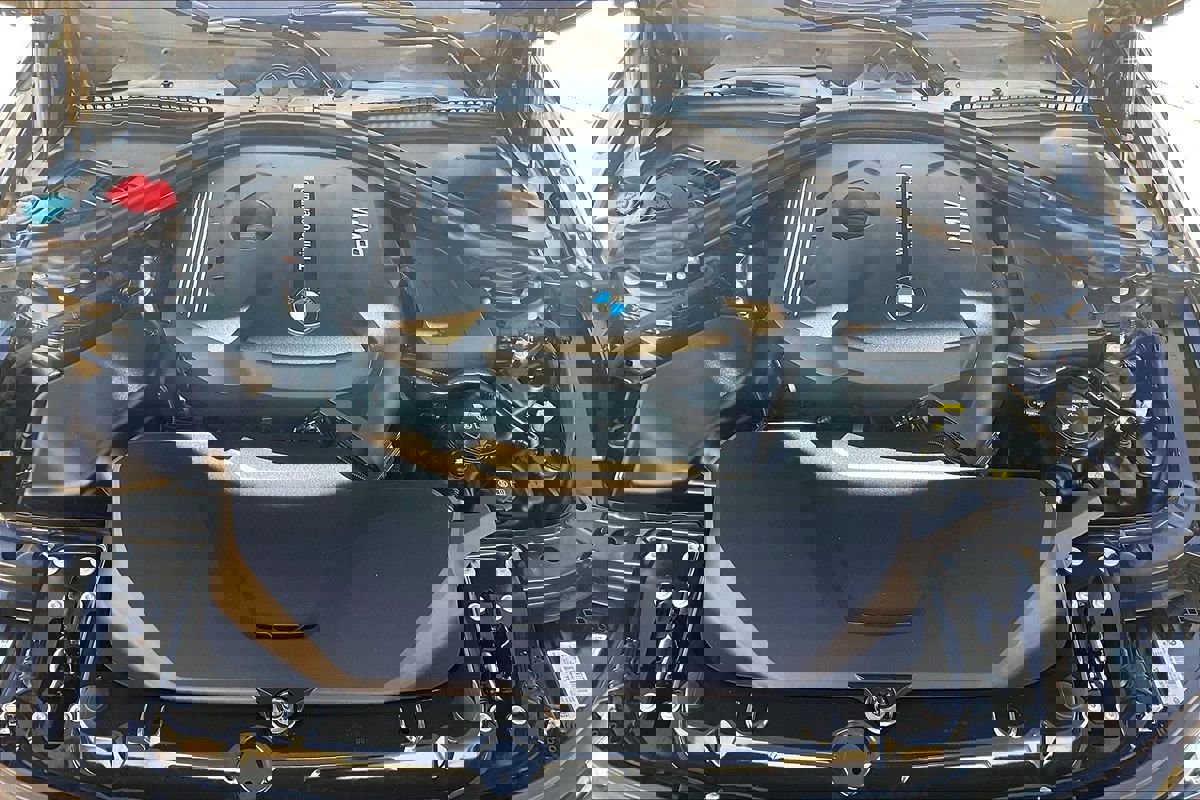 Used 2018 BMW 330i Sedan w/ Shadow Sport Edition image 13