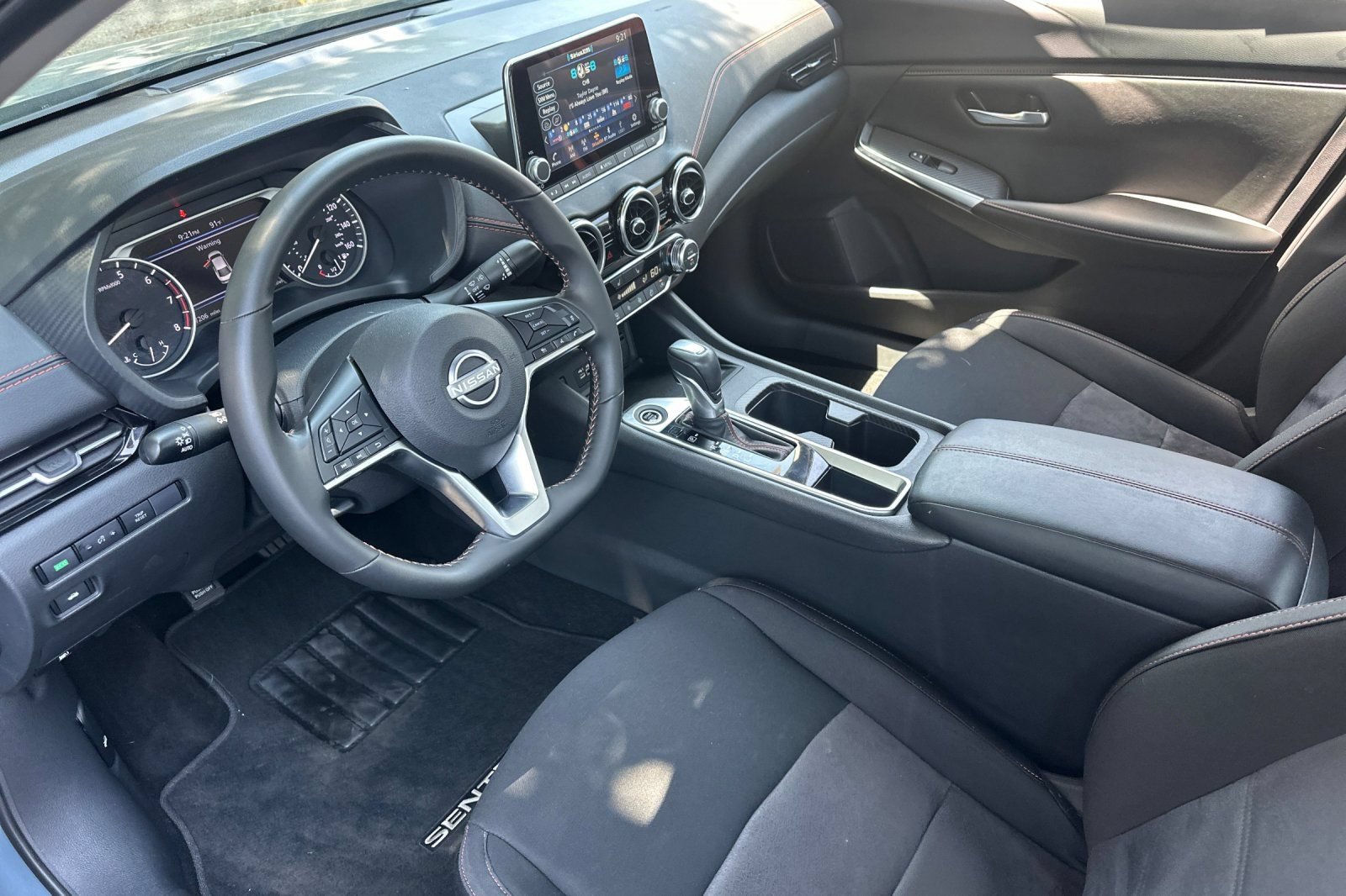 Used 2025 Nissan Sentra SR w/ Trunk Package FWD image 11