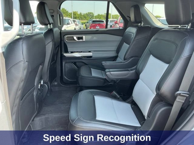 Used 2024 Ford Explorer XLT w/ Equipment Group 202A AWD/4WD image 19