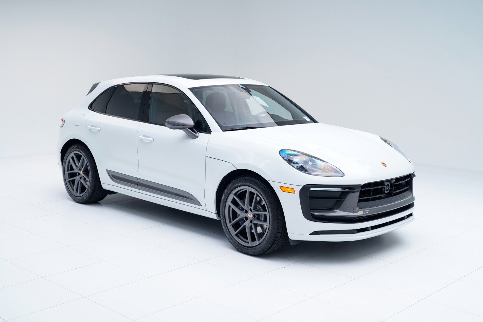 New 2026 Porsche Macan image 7