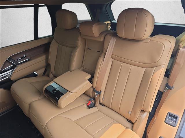 New 2026 Land Rover Range Rover Long Wheelbase SE AWD/4WD image 15