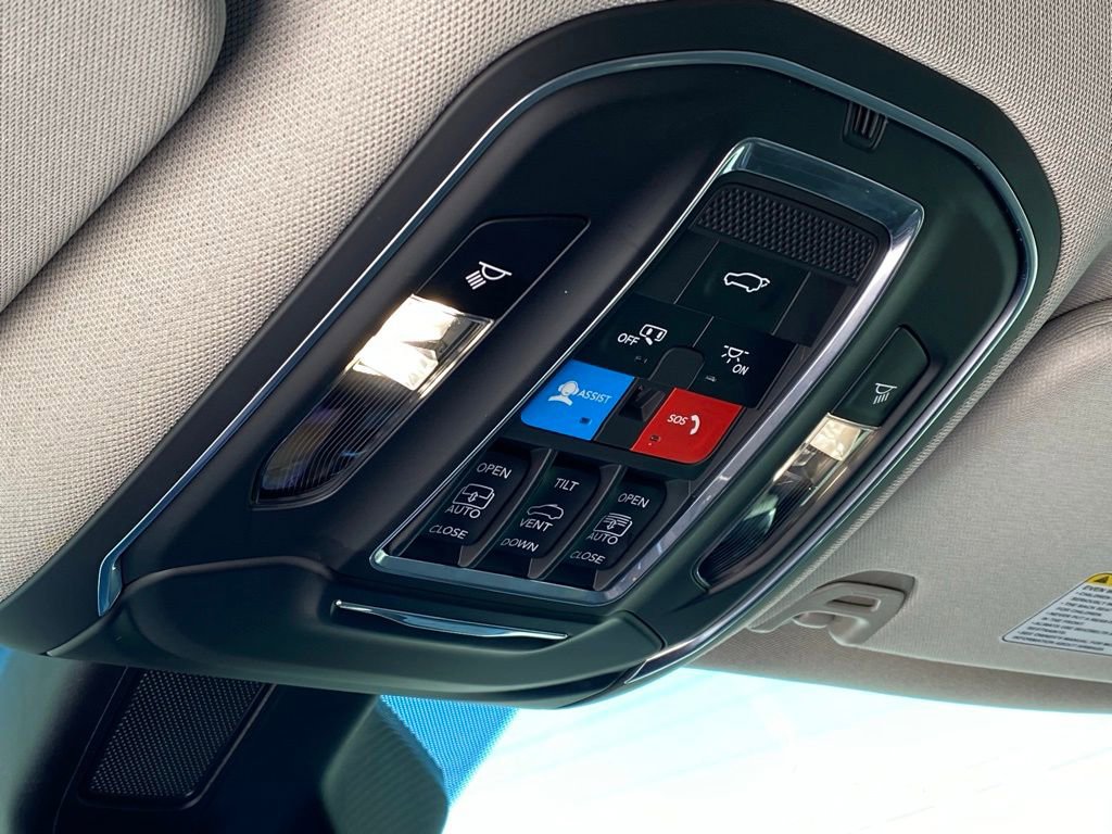 Used 2024 Jeep Wagoneer 4WD w/ Premium Group I image 20