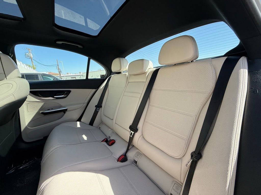 Used 2025 Mercedes-Benz C 300 4MATIC Sedan image 7