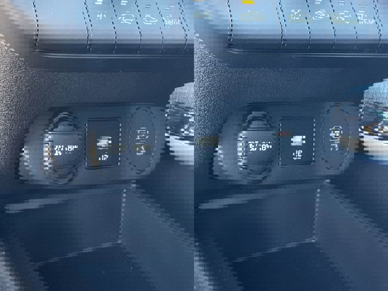 Certified 2024 Hyundai Elantra SE image 27