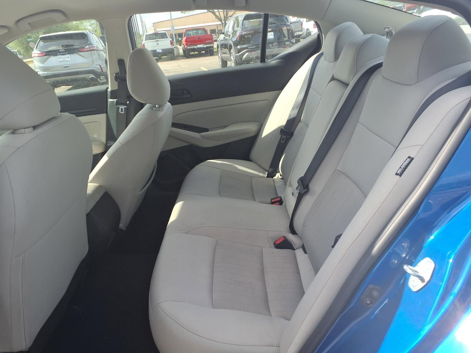 Used 2025 Nissan Altima 2.5 SV image 18