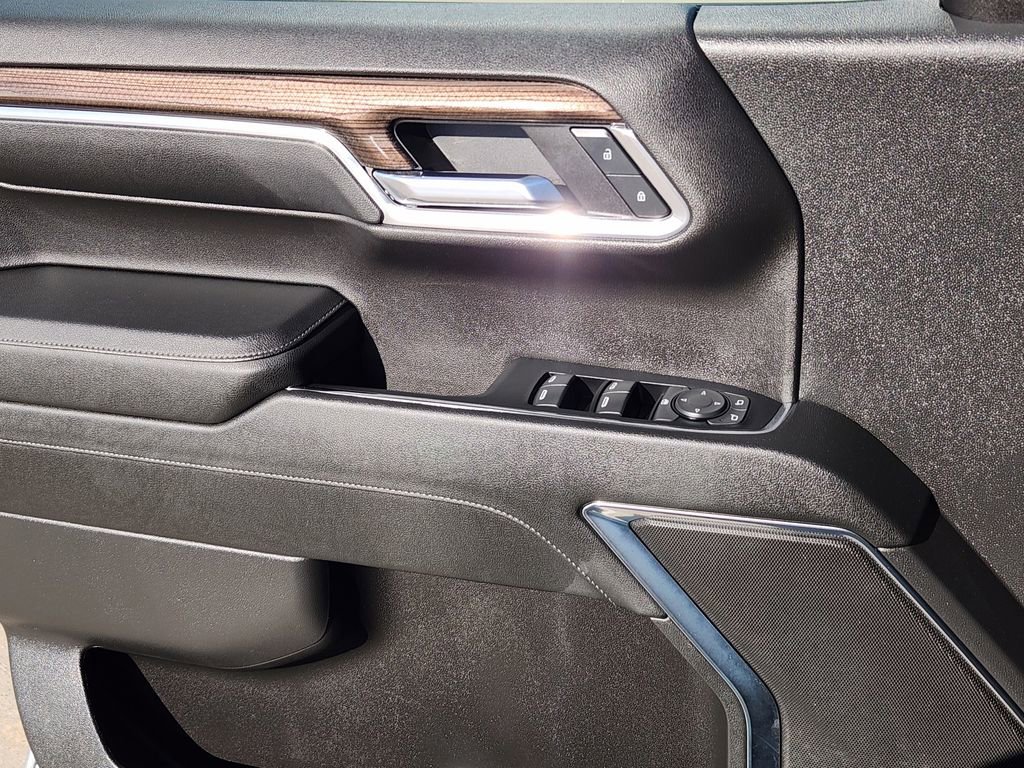 Used 2023 Chevrolet Silverado 1500 LT image 30