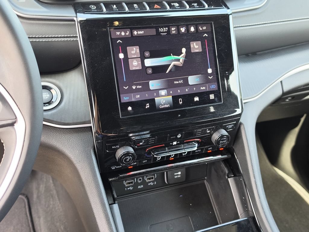 Used 2023 Jeep Grand Cherokee Altitude RWD image 11
