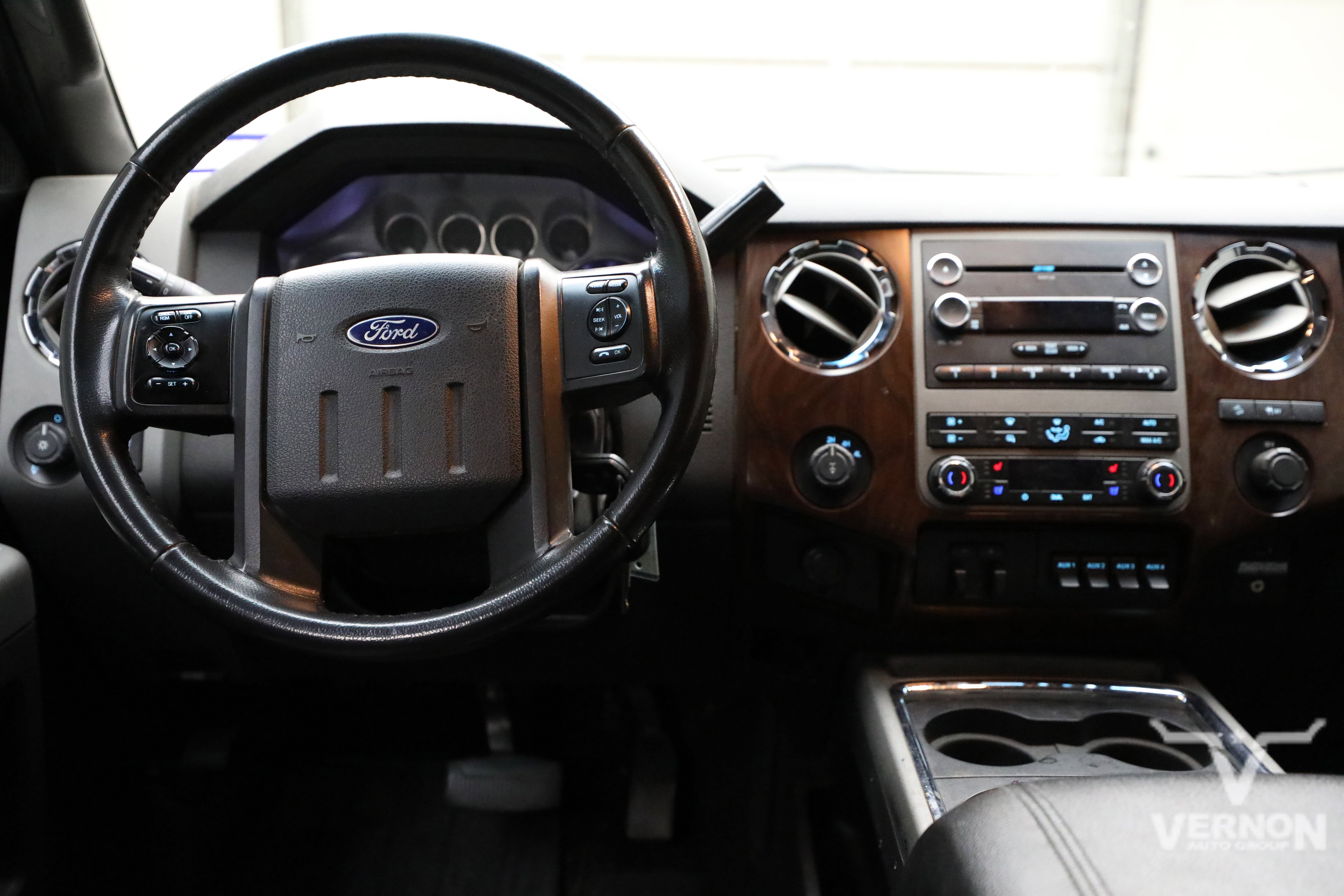 Used 2011 Ford F250 Lariat w/ Lariat Interior Pkg AWD/4WD image 8
