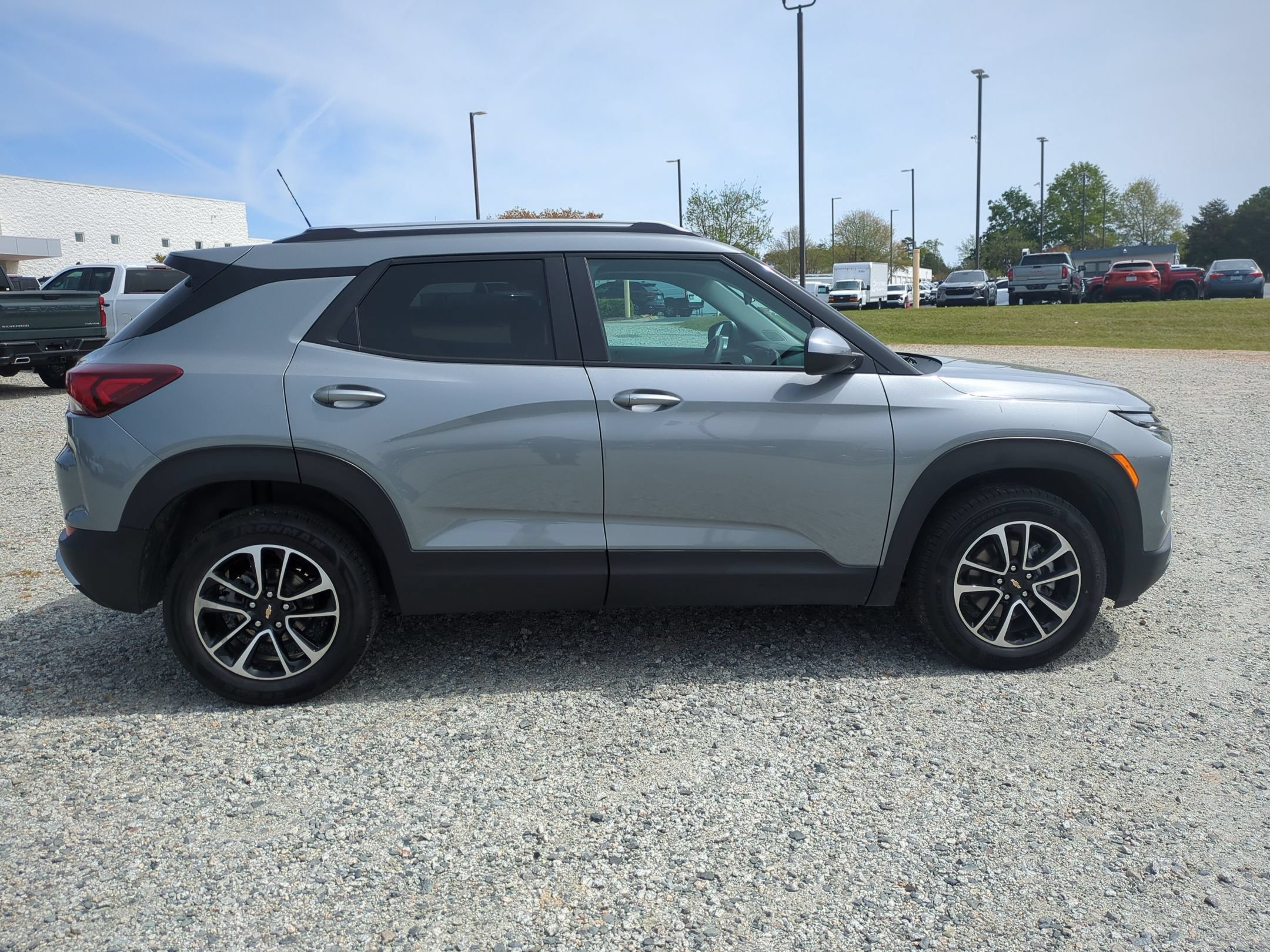 Certified 2025 Chevrolet TrailBlazer LT AWD/4WD image 10