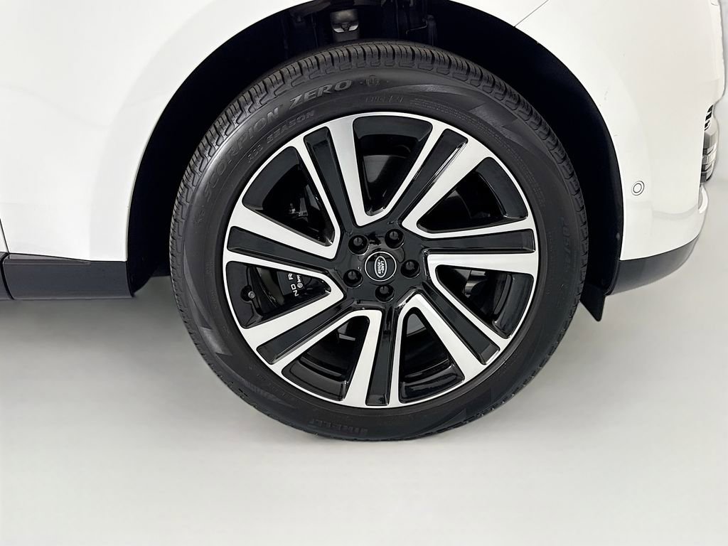 Used 2023 Land Rover Range Rover SE image 33
