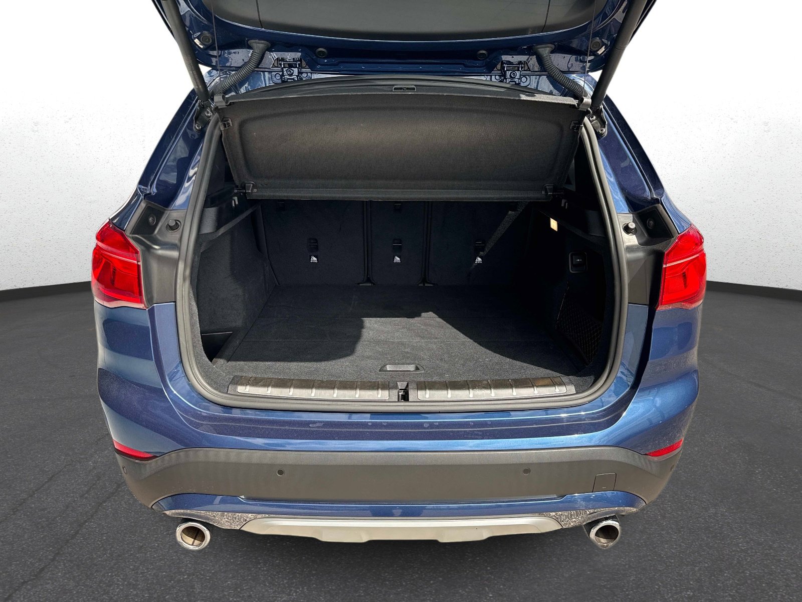 Used 2021 BMW X1 sDrive28i w/ Convenience Package image 11