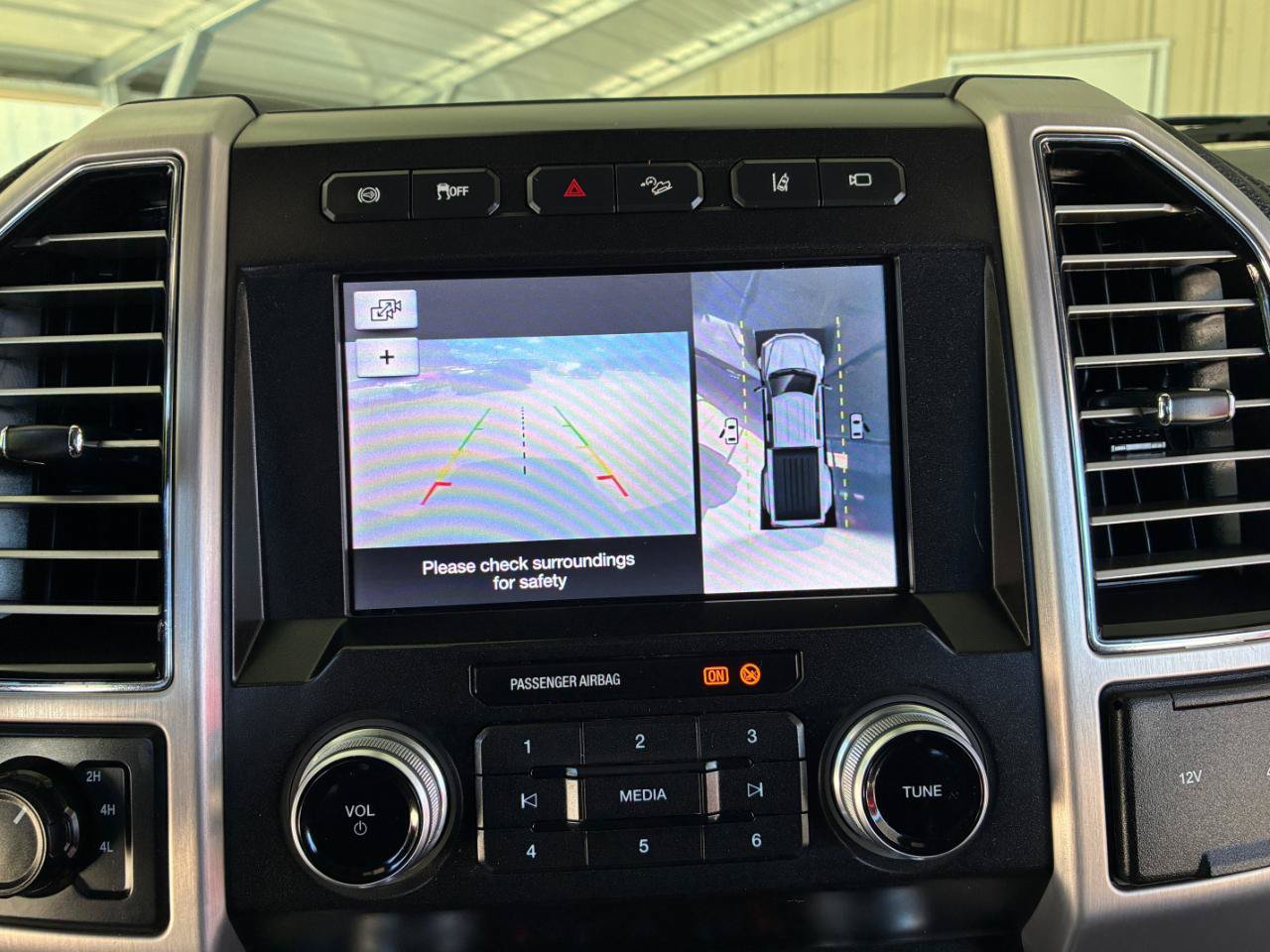 Used 2019 Ford F350 Platinum w/ Platinum Ultimate Package AWD/4WD image 24