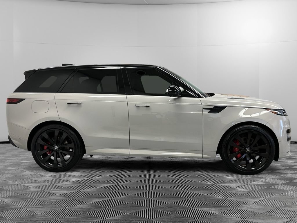 Used 2024 Land Rover Range Rover Sport Dynamic SE AWD/4WD image 8