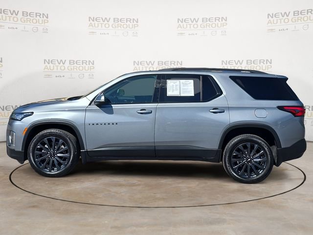 Used 2023 Chevrolet Traverse RS FWD image 2