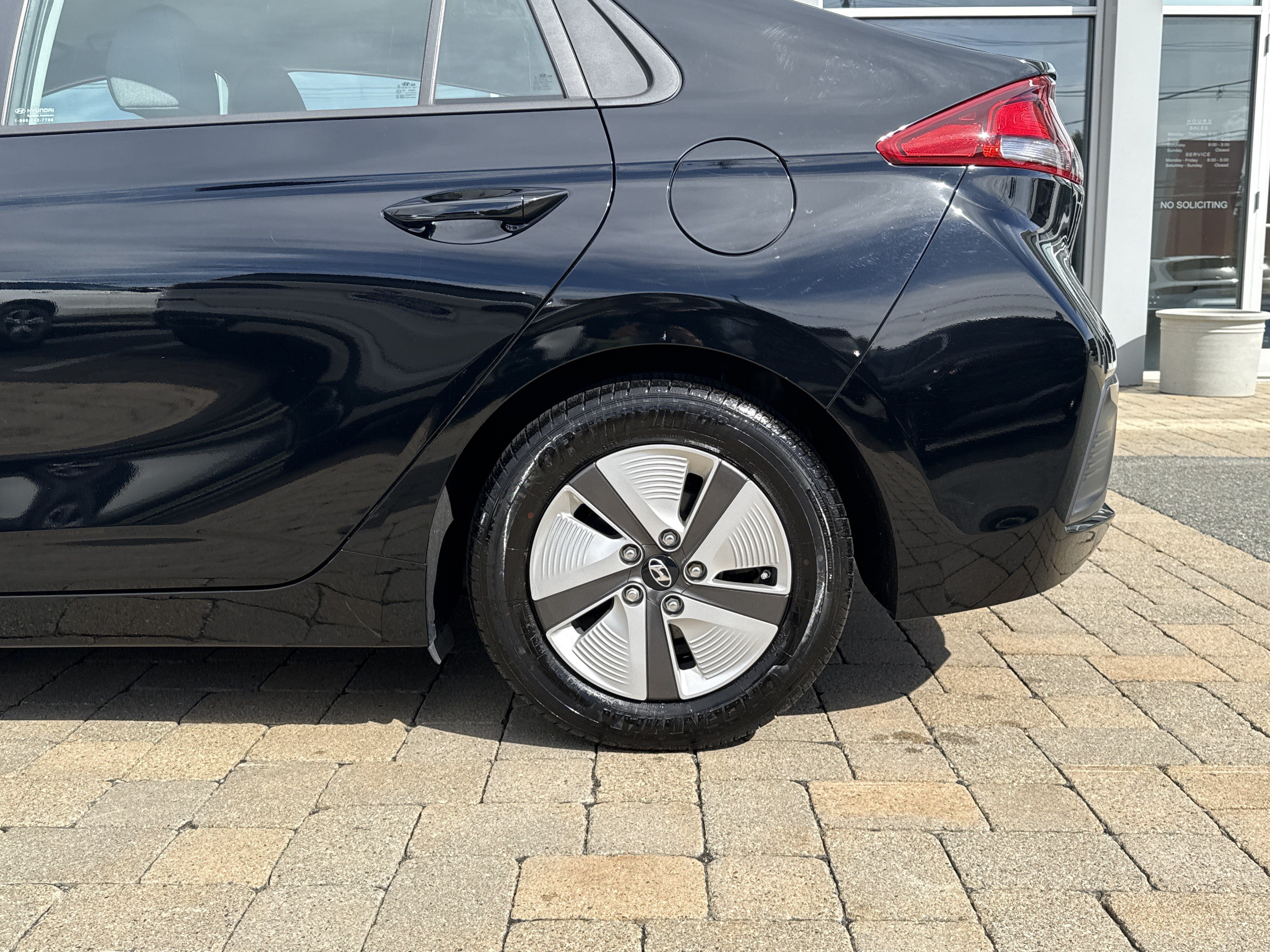 Used 2021 Hyundai Ioniq Blue FWD image 12
